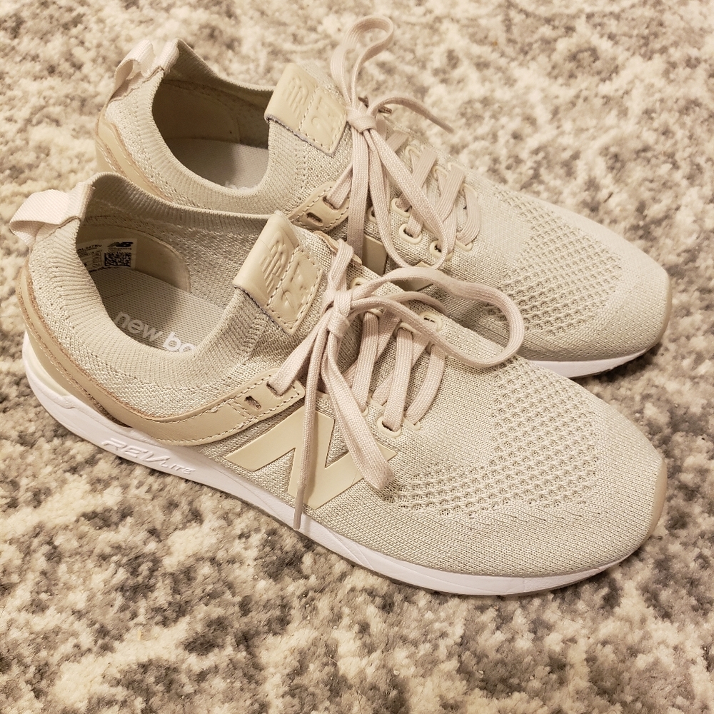 Size 9 Womens New Balance 247 Rev Lite